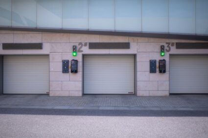 Optimiser la construction avec des volets roulants performants